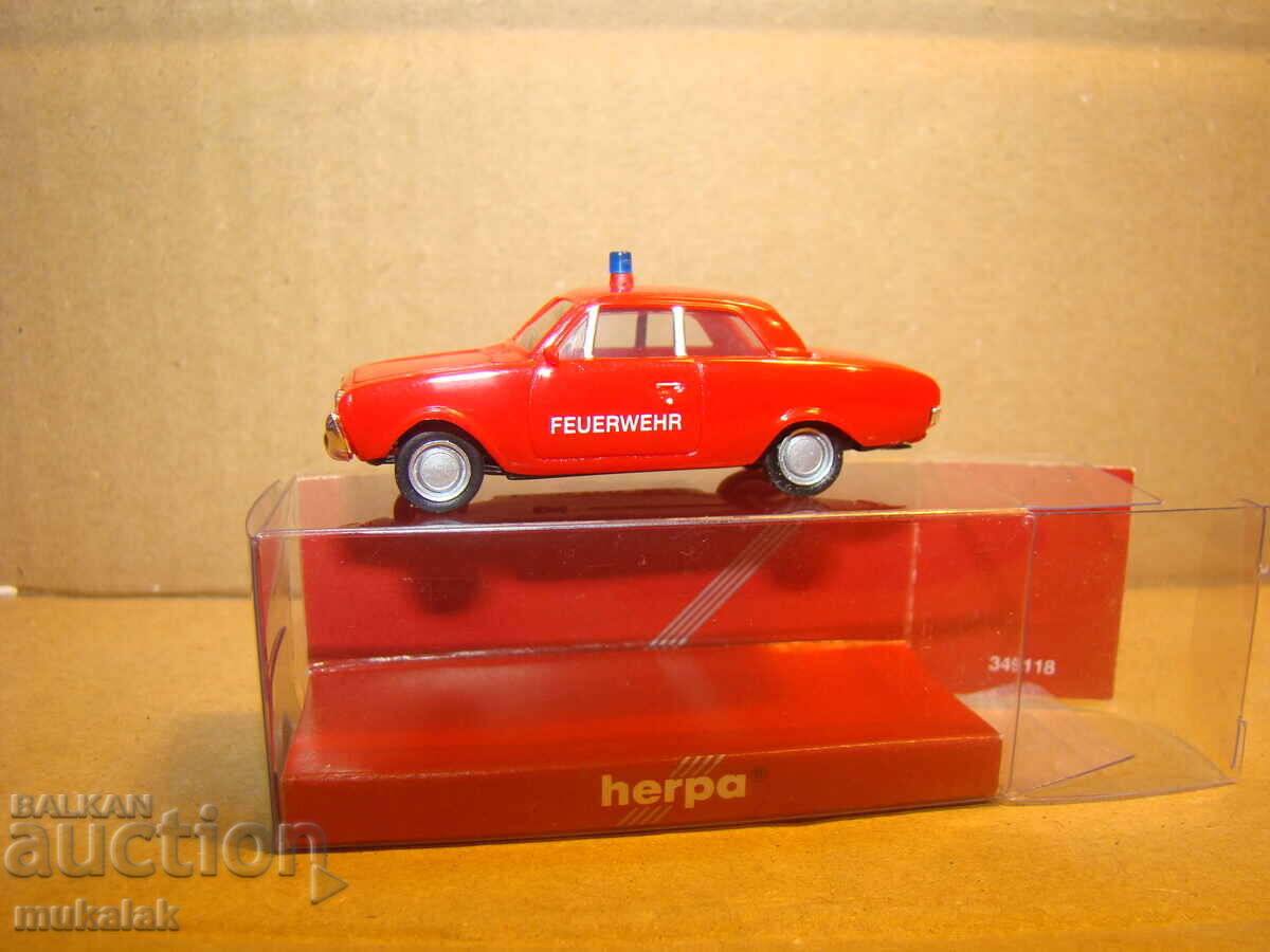 HERPA H0 1/87 FIRE ENGINE FORD TAUNUS MODEL TOY TROLLEY