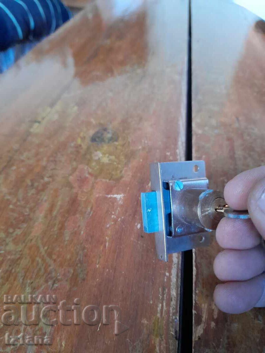 Delivery of Old lock, padlock Delivery of Old lock, padlock