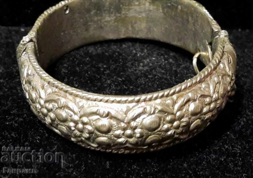 Rare Renaissance bracelet, silver Sachan with price 100.00 BGN | € 51.13 Rare Renaissance bracelet, silver Sachan with price 100.00 BGN | € 51.13