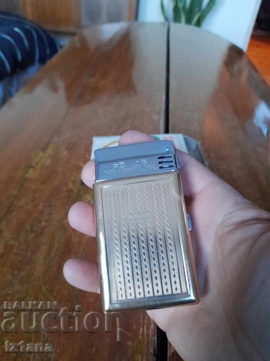 Delivery of Old cigarette case, Sunflower lighter Delivery of Old cigarette case, Sunflower lighter