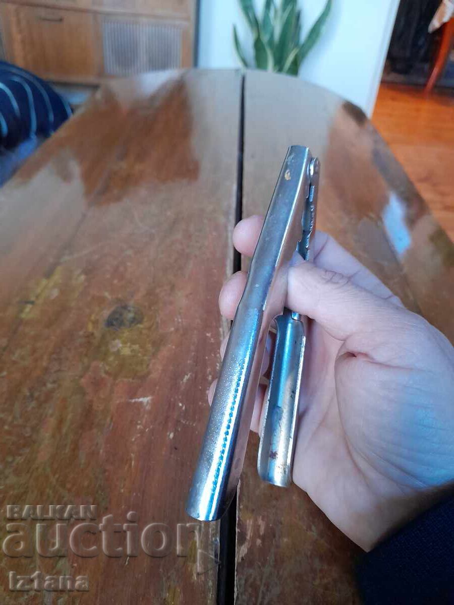 Delivery of Old nutcracker Delivery of Old nutcracker