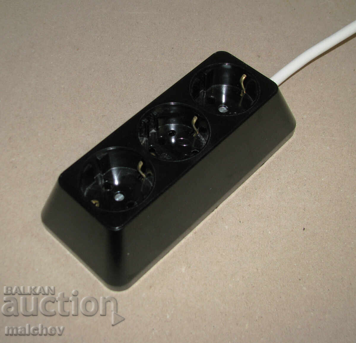 Extension cord 1.85 m, three-way connector Smolyan, excellent with price 10.00 BGN | € 5.11 Extension cord 1.85 m, three-way connector Smolyan, excellent with price 10.00 BGN | € 5.11