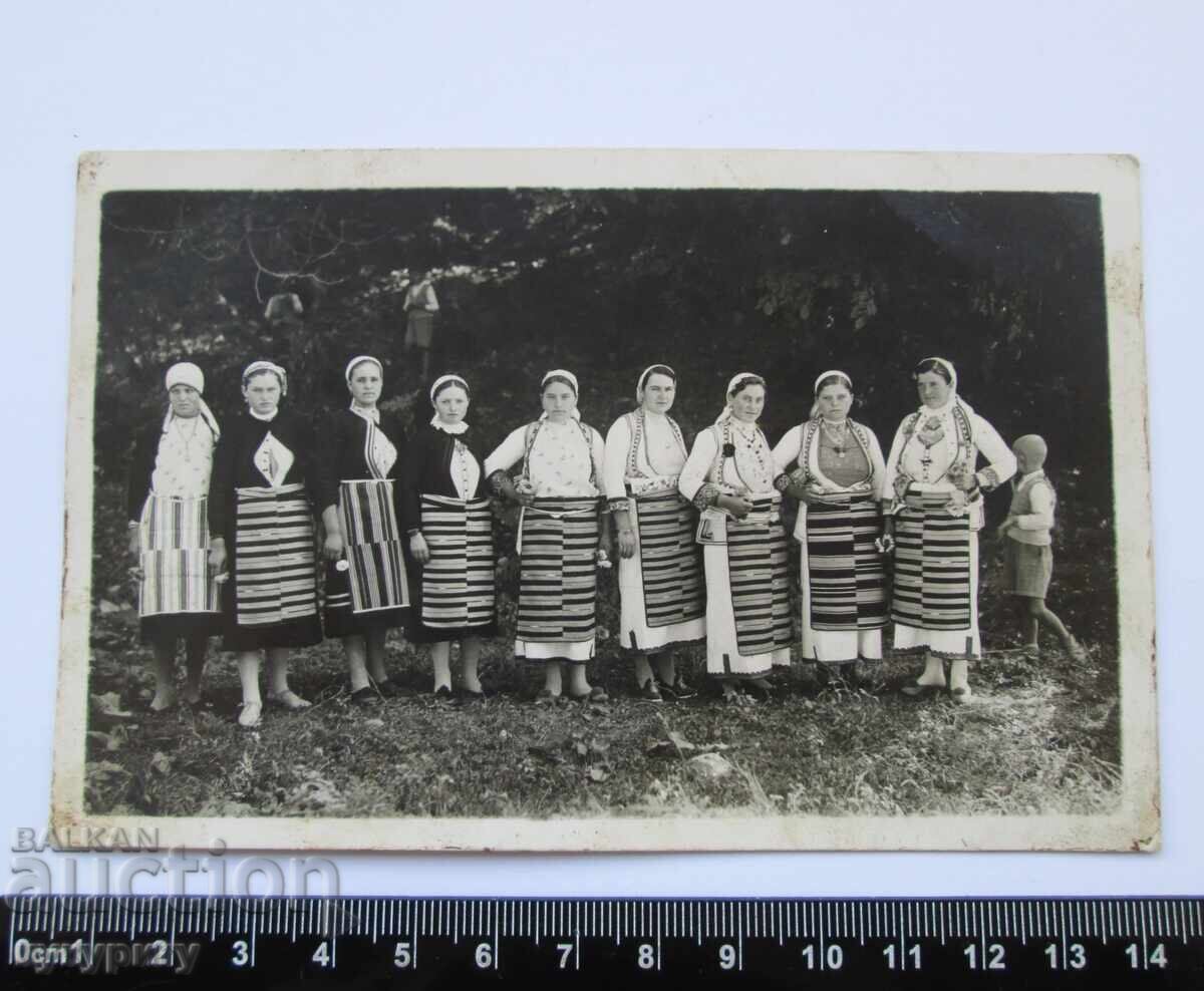 Delivery of Old photo of women in folk costume Delivery of Old photo of women in folk costume