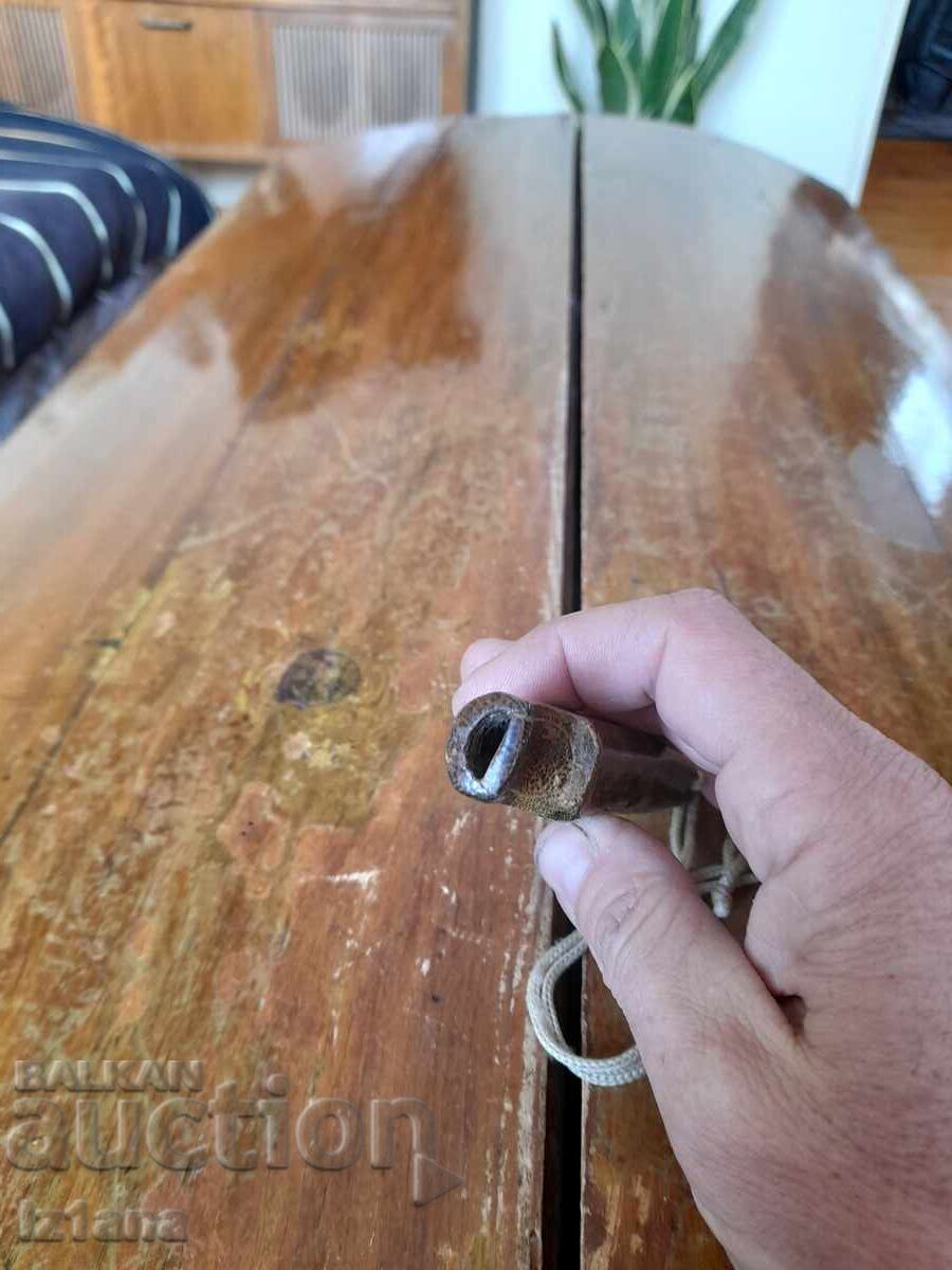 Παλιό σφύριγμα - 5 Παλιό σφύριγμα - 5