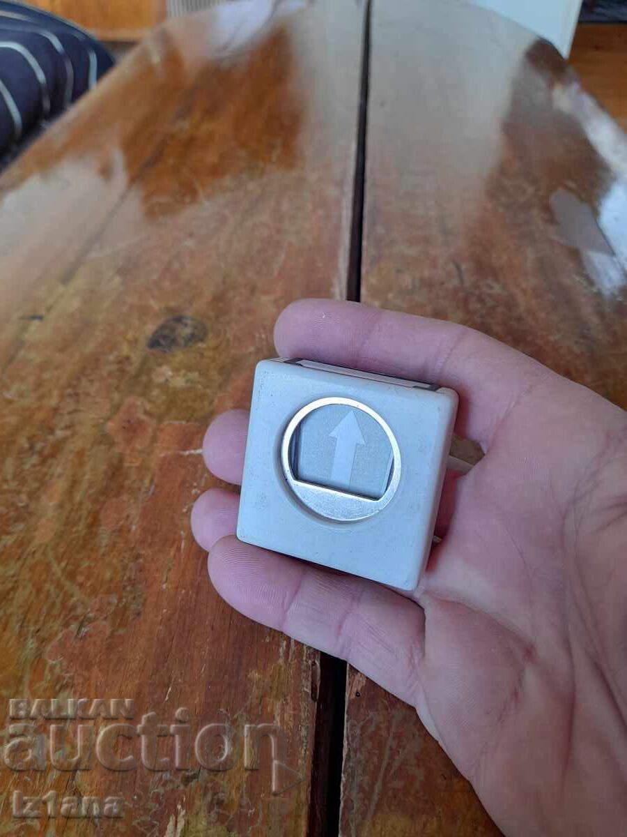 Old souvenir, Continental game with price 43.00 BGN | € 21.99 Old souvenir, Continental game with price 43.00 BGN | € 21.99