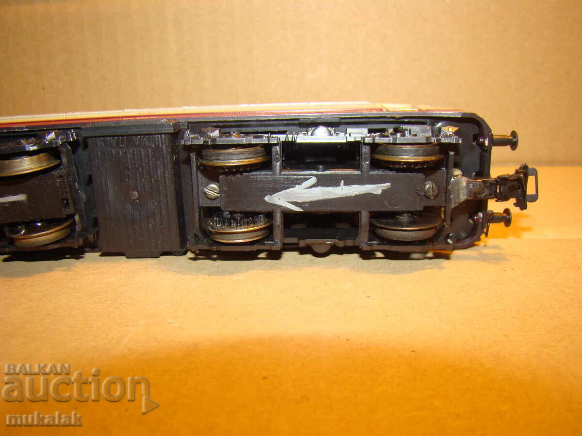 LIMA H0 1/87 RAILWAY CAR TRAIN LOCOMOTIVE MODEL TOY - 7 LIMA H0 1/87 RAILWAY CAR TRAIN LOCOMOTIVE MODEL TOY - 7