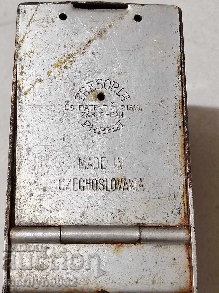 Доставка на Стара касичка спомосъществувателност милостиня дарения Доставка на Стара касичка спомосъществувателност милостиня дарения