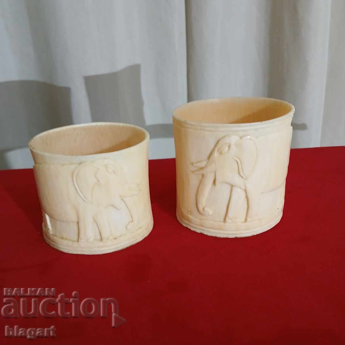 Delivery of Napkin holder set - bone Delivery of Napkin holder set - bone