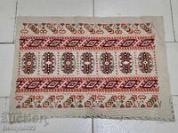 Κέντημα για μαξιλαροθήκη κοστουμιών