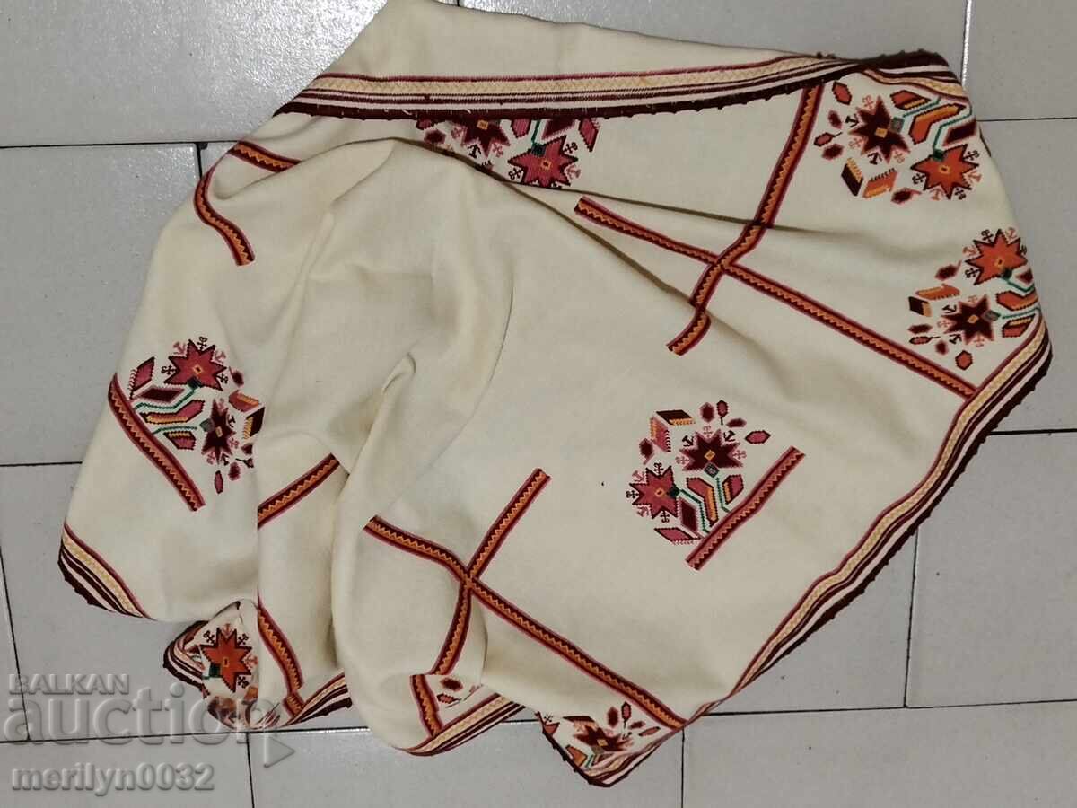 Old hand-embroidered tablecloth, plaid - 5