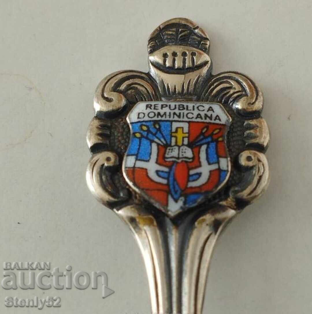 1 silver-plated tea/coffee spoon Dominican Republic. 1 silver-plated tea/coffee spoon Dominican Republic.