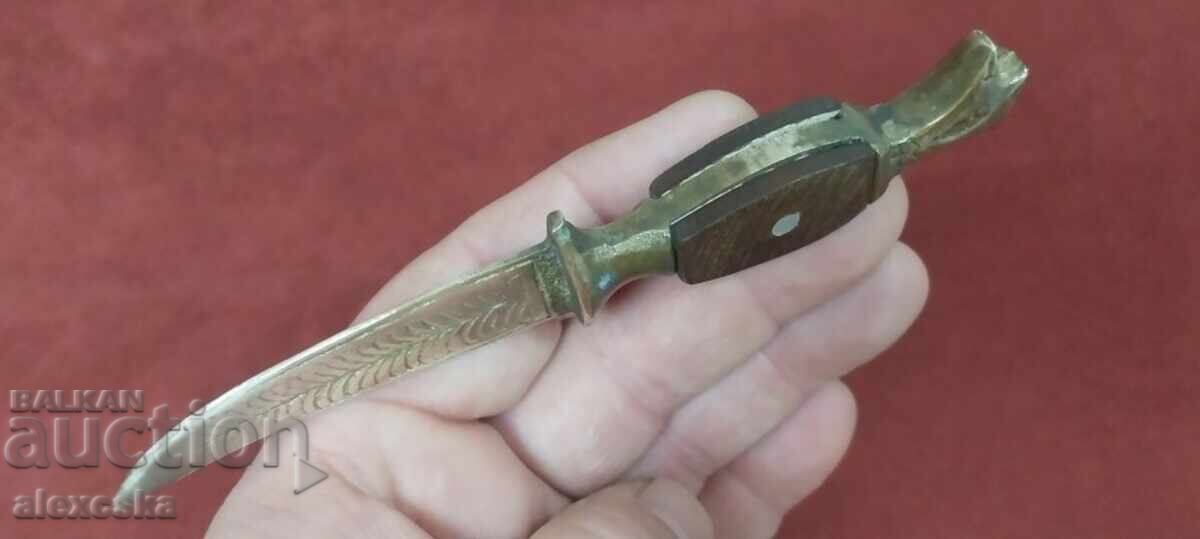 Delivery of Old letter knife Delivery of Old letter knife