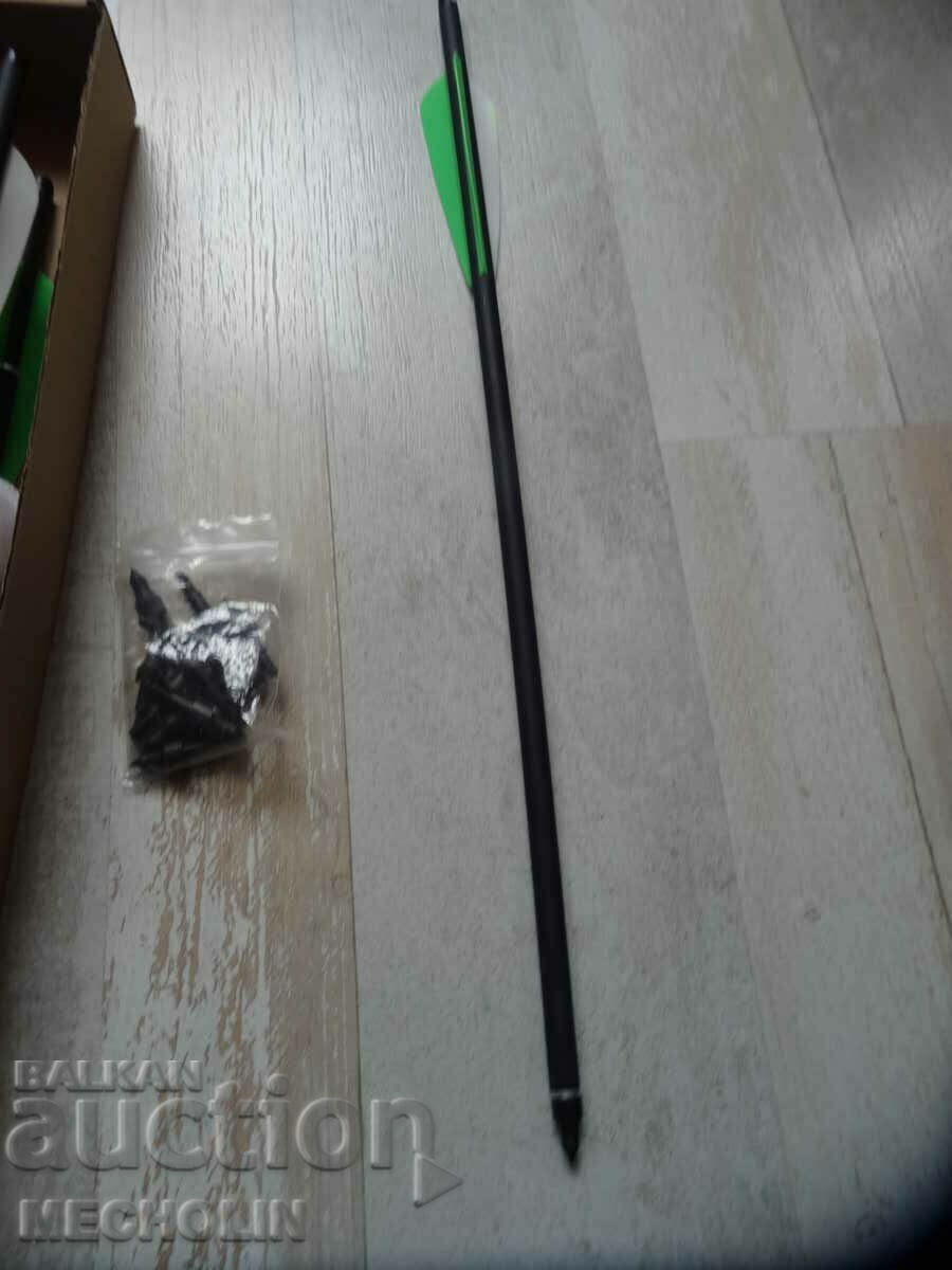 Auction carbon crossbow arrows 12 pieces -2 Auction carbon crossbow arrows 12 pieces -2