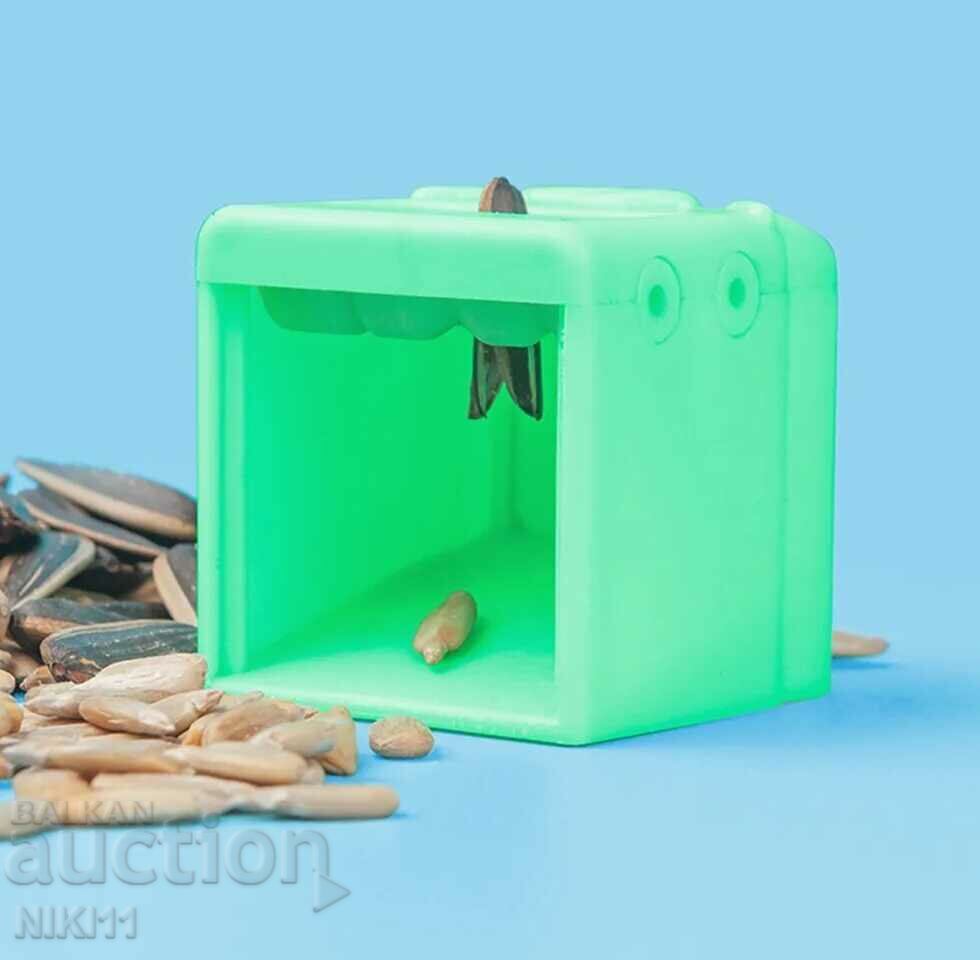 Device for peeling sunflower, seeds, picking sunflower with price 6.00 BGN | € 3.07 Device for peeling sunflower, seeds, picking sunflower with price 6.00 BGN | € 3.07