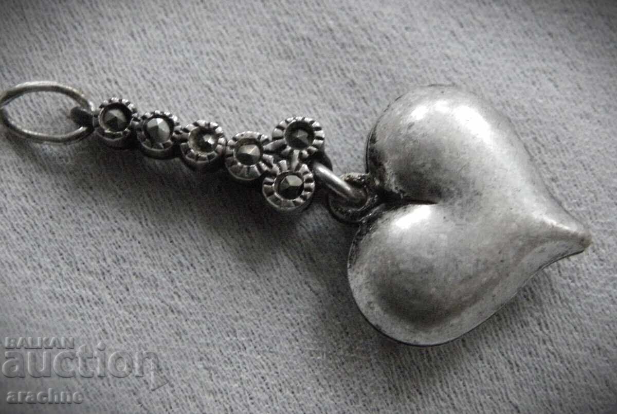 Delivery of Silver medallion with marcasite Delivery of Silver medallion with marcasite