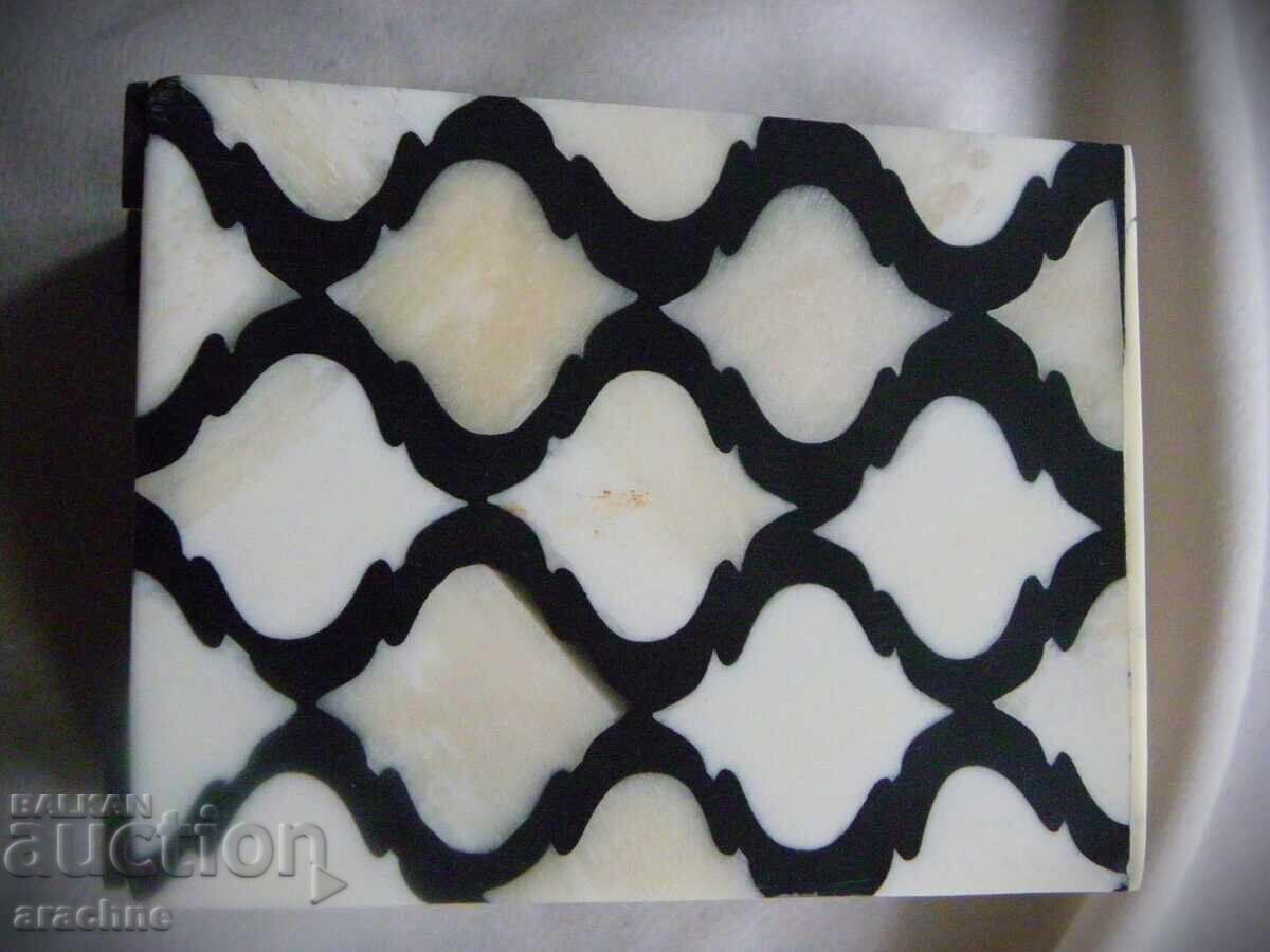 Auction Indonesian box lined with water buffalo bone and horn Auction Indonesian box lined with water buffalo bone and horn