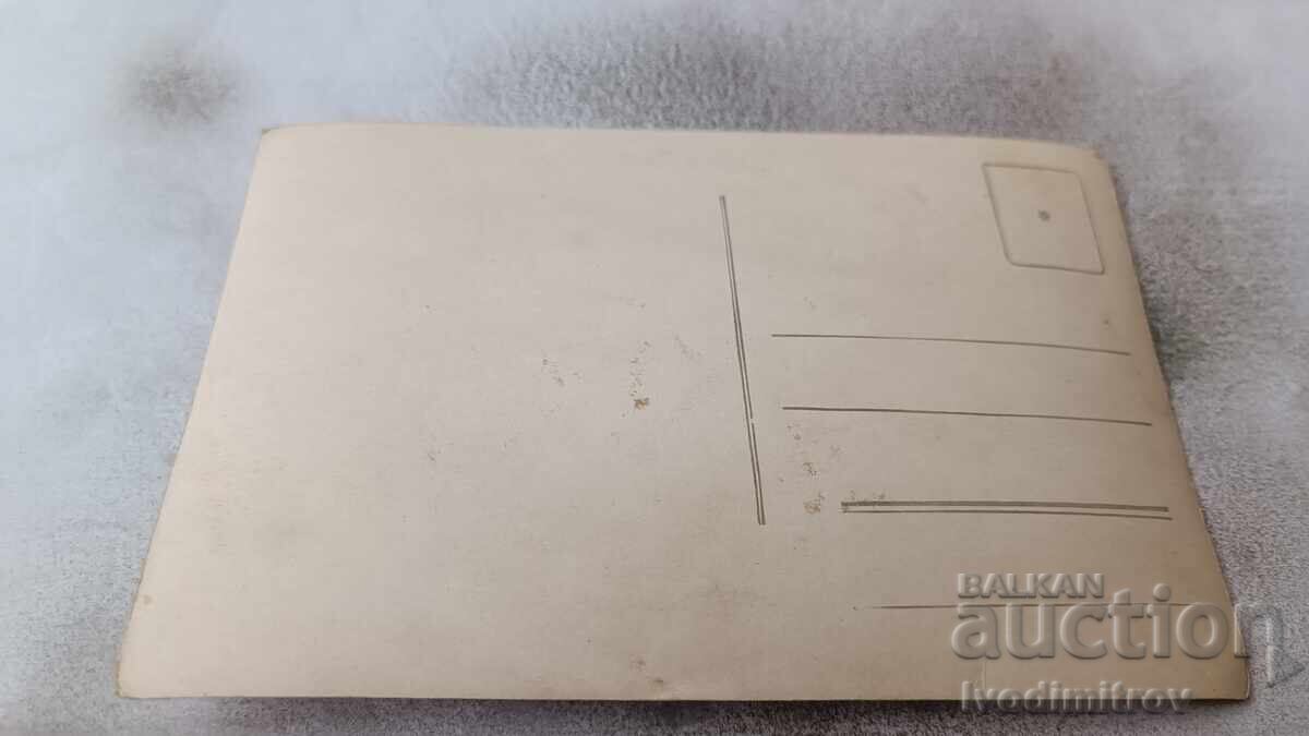 Αξιωματικοί φωτογραφιών σε ένα μαύρο άλογο με τιμή 1.85 BGN | € 0.95 Αξιωματικοί φωτογραφιών σε ένα μαύρο άλογο με τιμή 1.85 BGN | € 0.95