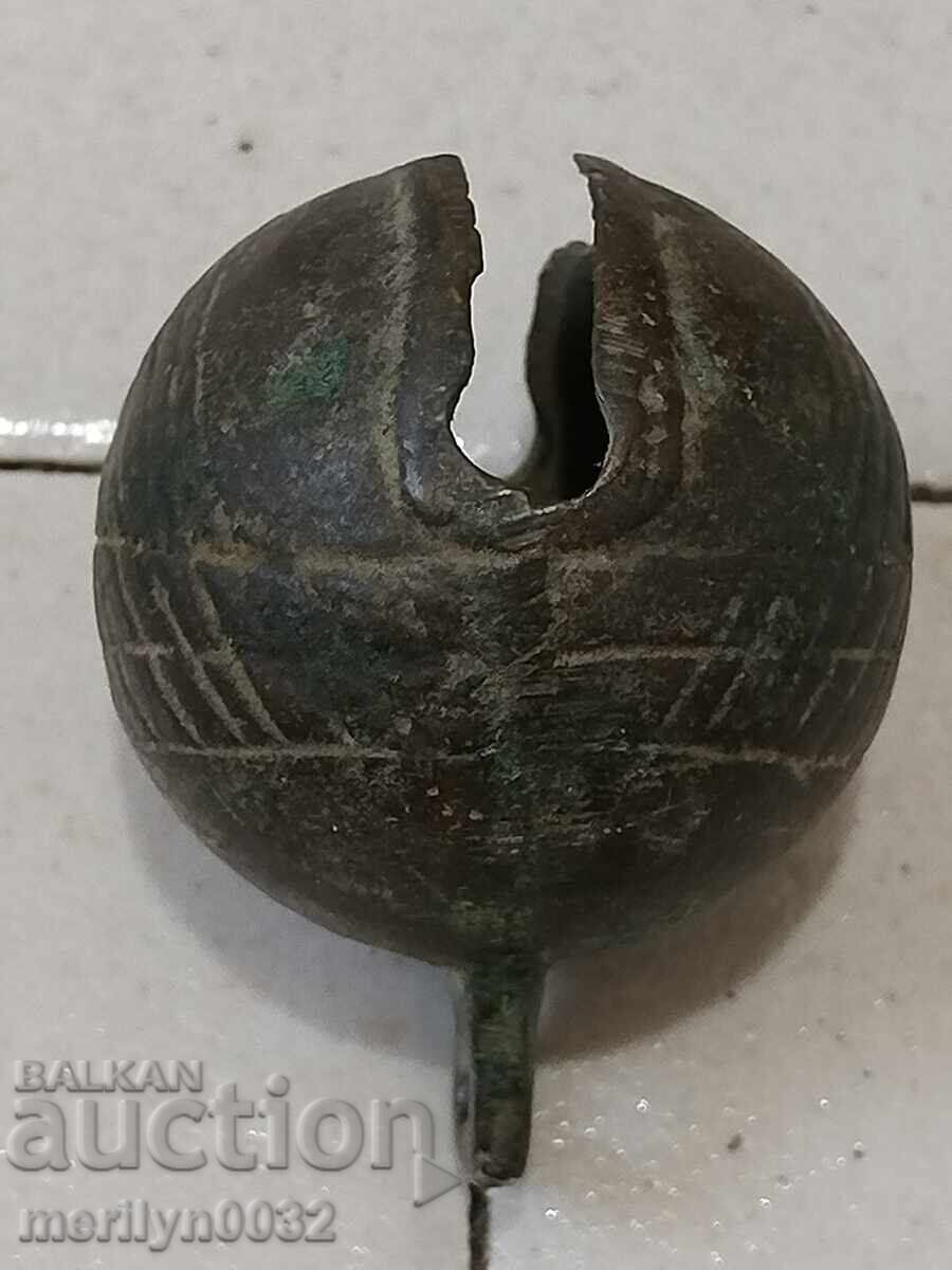 Bronze "nut" type horse cart bell - 19th century with price 39.00 BGN | € 19.94 Bronze "nut" type horse cart bell - 19th century with price 39.00 BGN | € 19.94