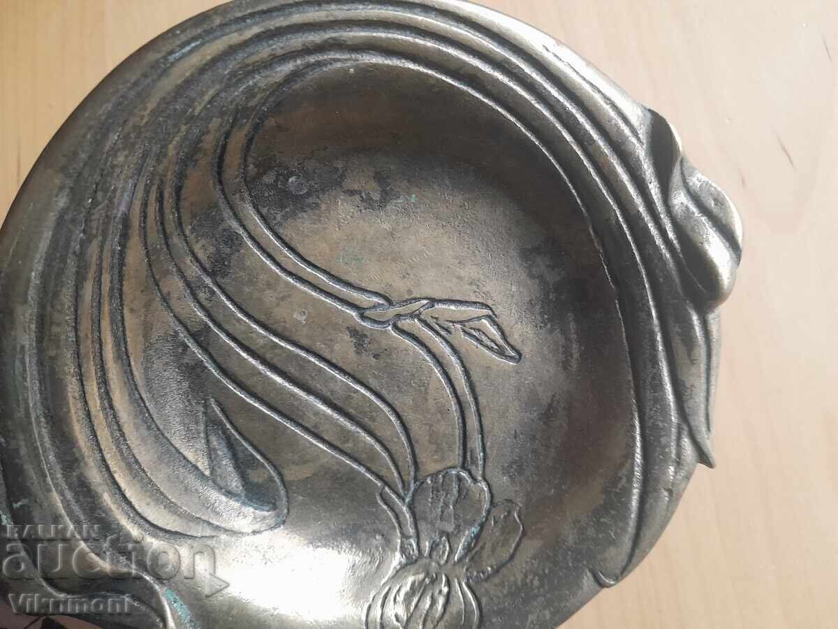 Delivery of Bronze, art nouveau, floral theme, dish, plate Delivery of Bronze, art nouveau, floral theme, dish, plate