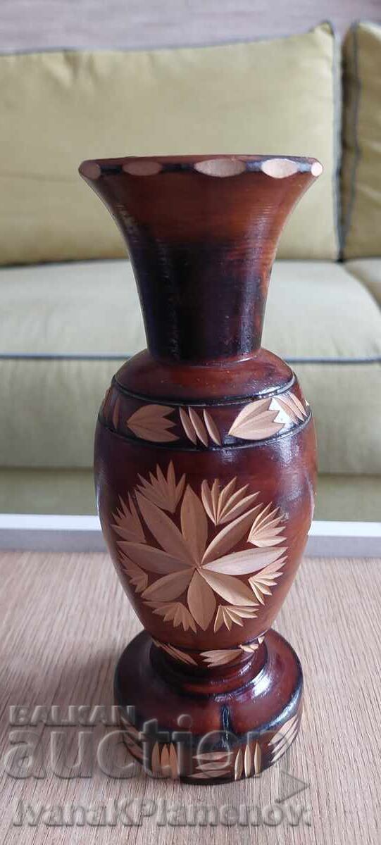 Σκάλισμα βάζου, ύψος 22 cm