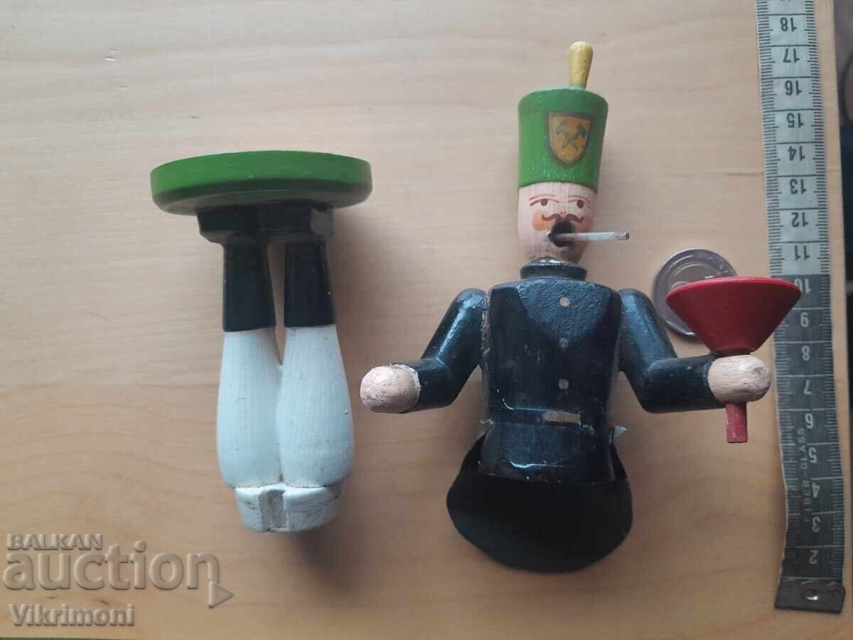 Licitație Sfeșnic, soldat german din lemn, figurină,