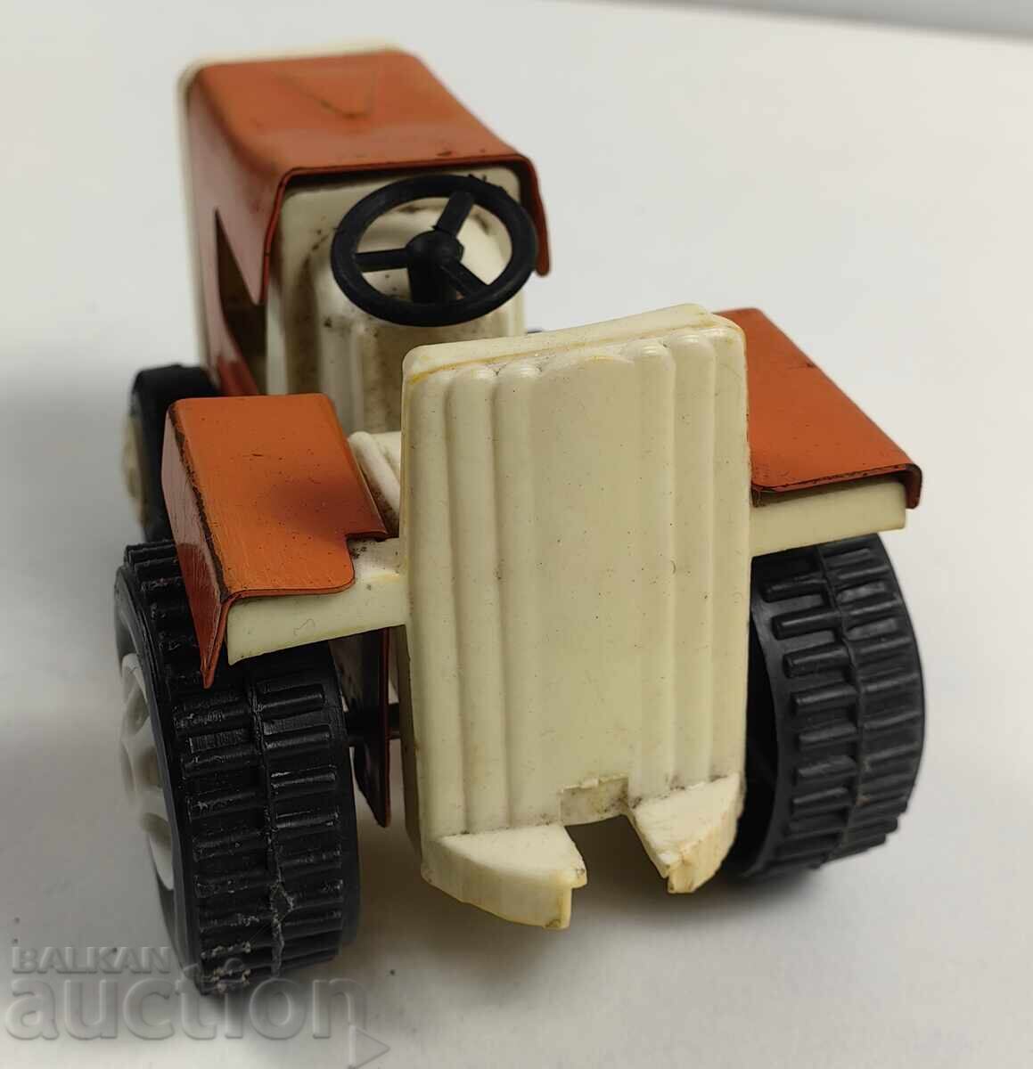 Delivery of SOC TRUCK PEACE MICRO TRUCK METAL SHEET METAL TOY Delivery of SOC TRUCK PEACE MICRO TRUCK METAL SHEET METAL TOY