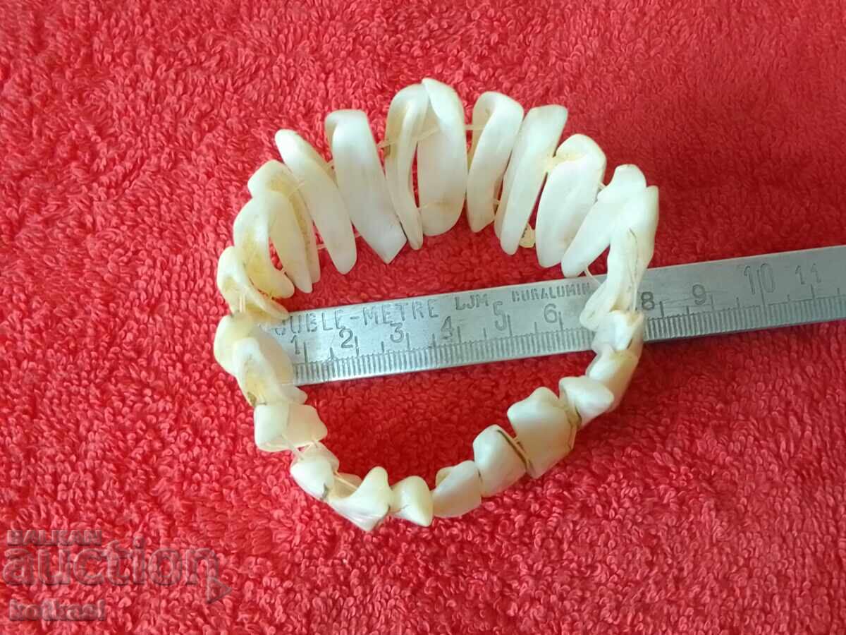 Auction  Bracelet made of semi-precious stone Mother of Pearl