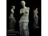 Venus de Milo statue