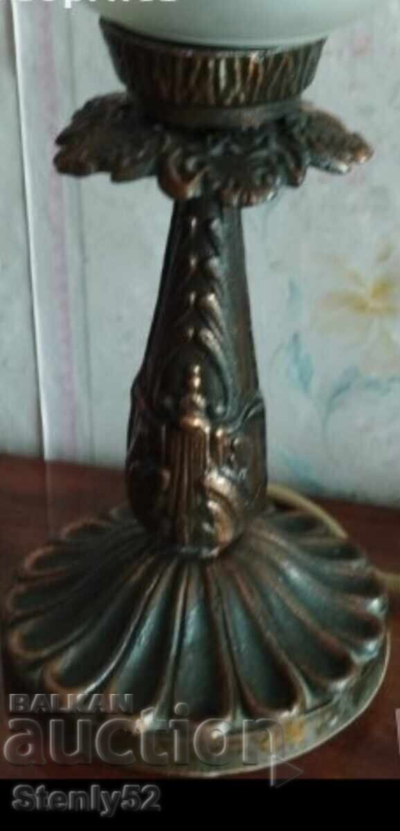 Old Night φωτιστικό με μπρονζέ βάση με τιμή € 36.00 | 70.41 BGN Old Night φωτιστικό με μπρονζέ βάση με τιμή € 36.00 | 70.41 BGN