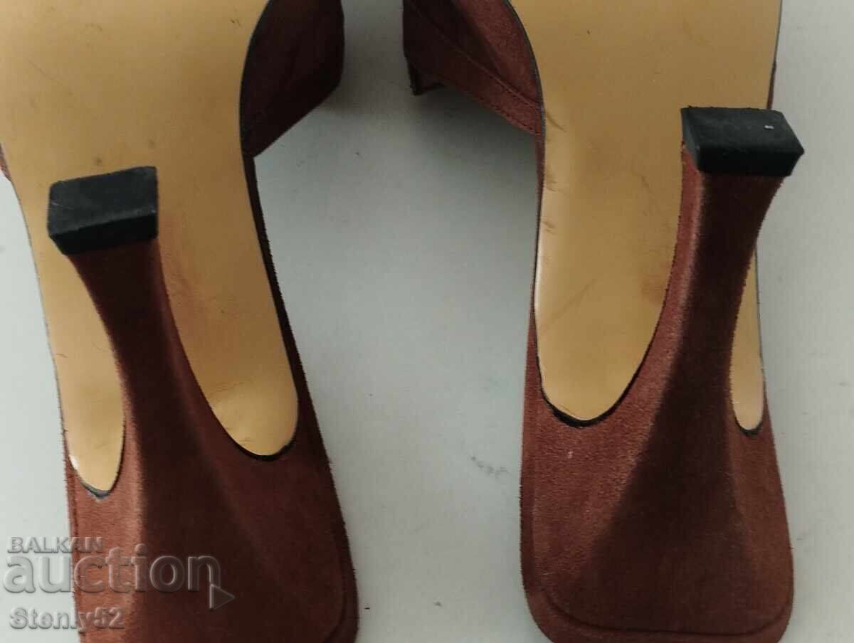 Γυναικεία Suede Παπούτσια, Ψηλοτάκουνο Σανδάλι #39 με τιμή 30.00 BGN | € 15.34