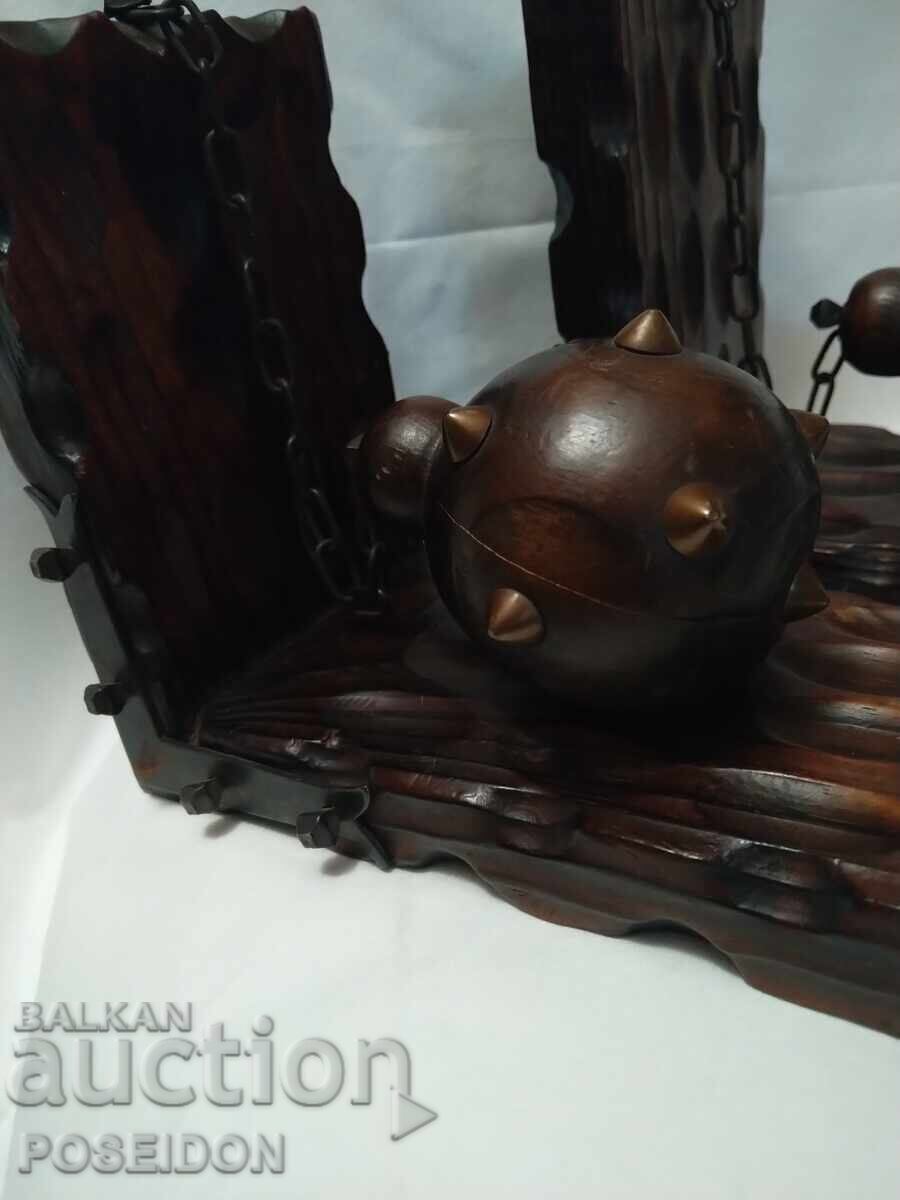 Аукцион Стари дървени стойки за книги Аукцион Стари дървени стойки за книги