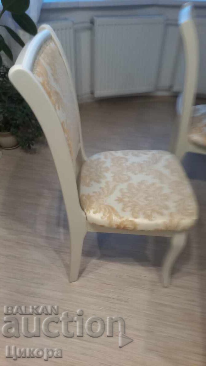 Auction WOODEN DINING CHAIRS - 6 pcs Auction WOODEN DINING CHAIRS - 6 pcs