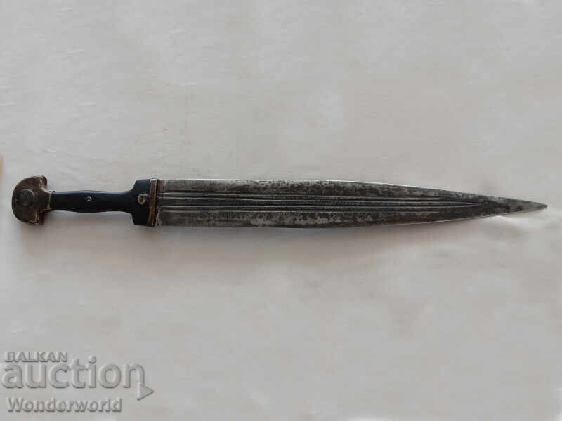 Auction Antique long large dagger knife - horn handle Auction Antique long large dagger knife - horn handle