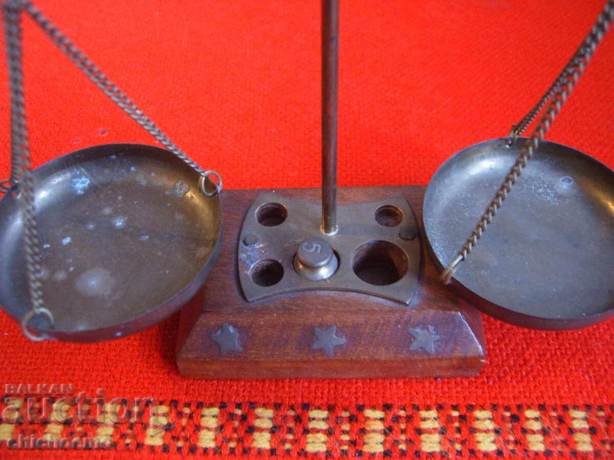 Delivery of Old jewelry scale for interior Delivery of Old jewelry scale for interior