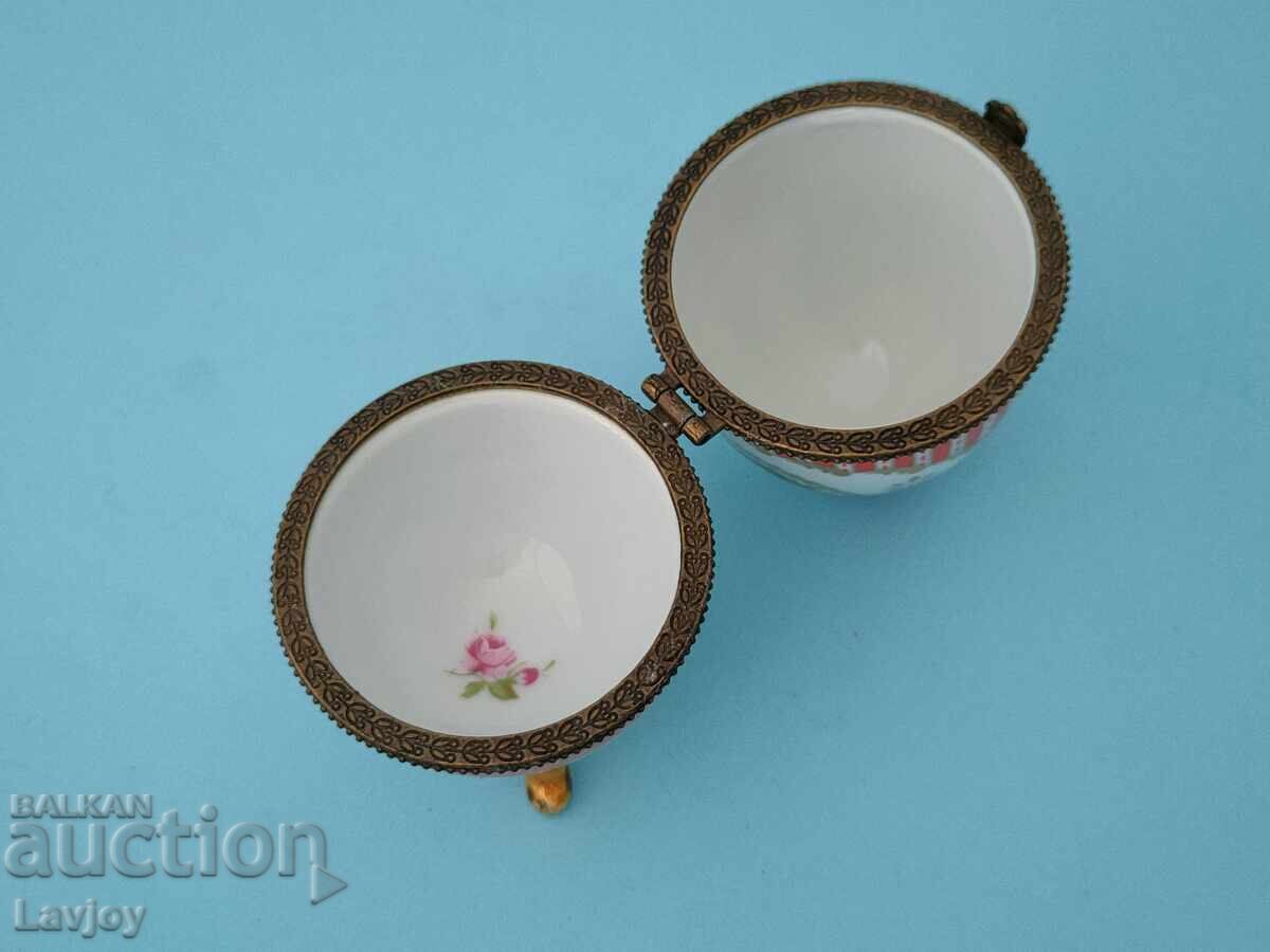 Porcelain egg Romantic scene Faberge type - 6 Porcelain egg Romantic scene Faberge type - 6