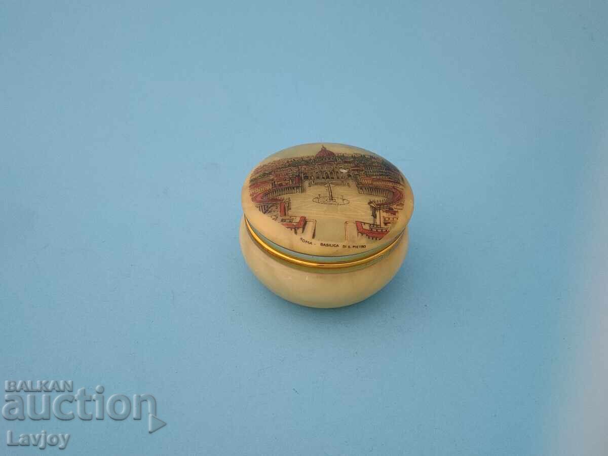 Italian jewelry box from 1950. with price 25.00 BGN | € 12.78 Italian jewelry box from 1950. with price 25.00 BGN | € 12.78