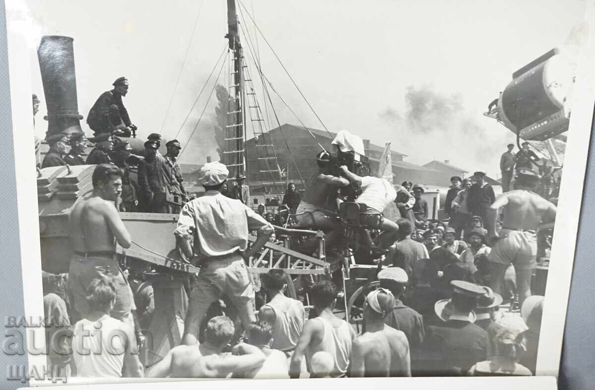 2 Old movie photos lobby card Cruiser Nadezhda Varna with price 20.00 BGN | € 10.23 2 Old movie photos lobby card Cruiser Nadezhda Varna with price 20.00 BGN | € 10.23