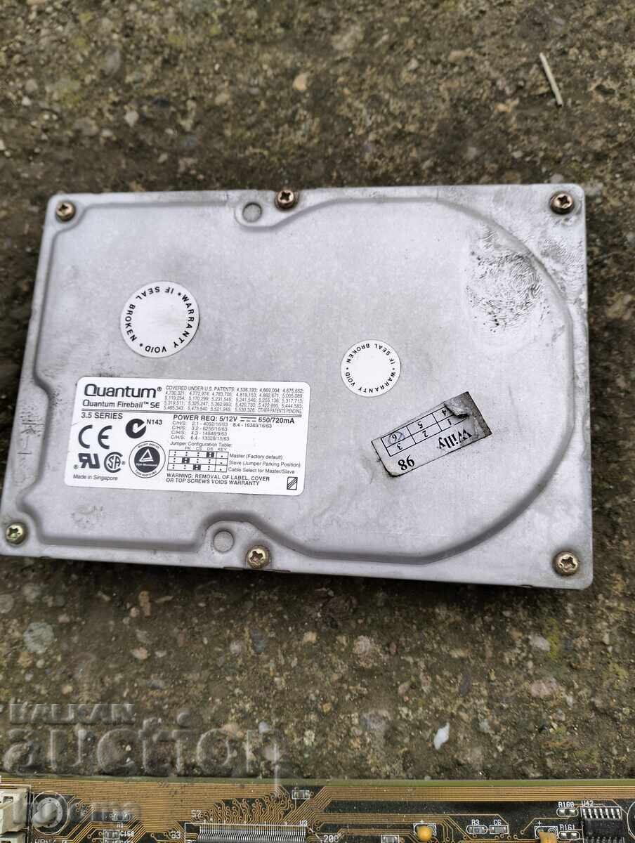 Old motherboard with hard drive - 5 Old motherboard with hard drive - 5