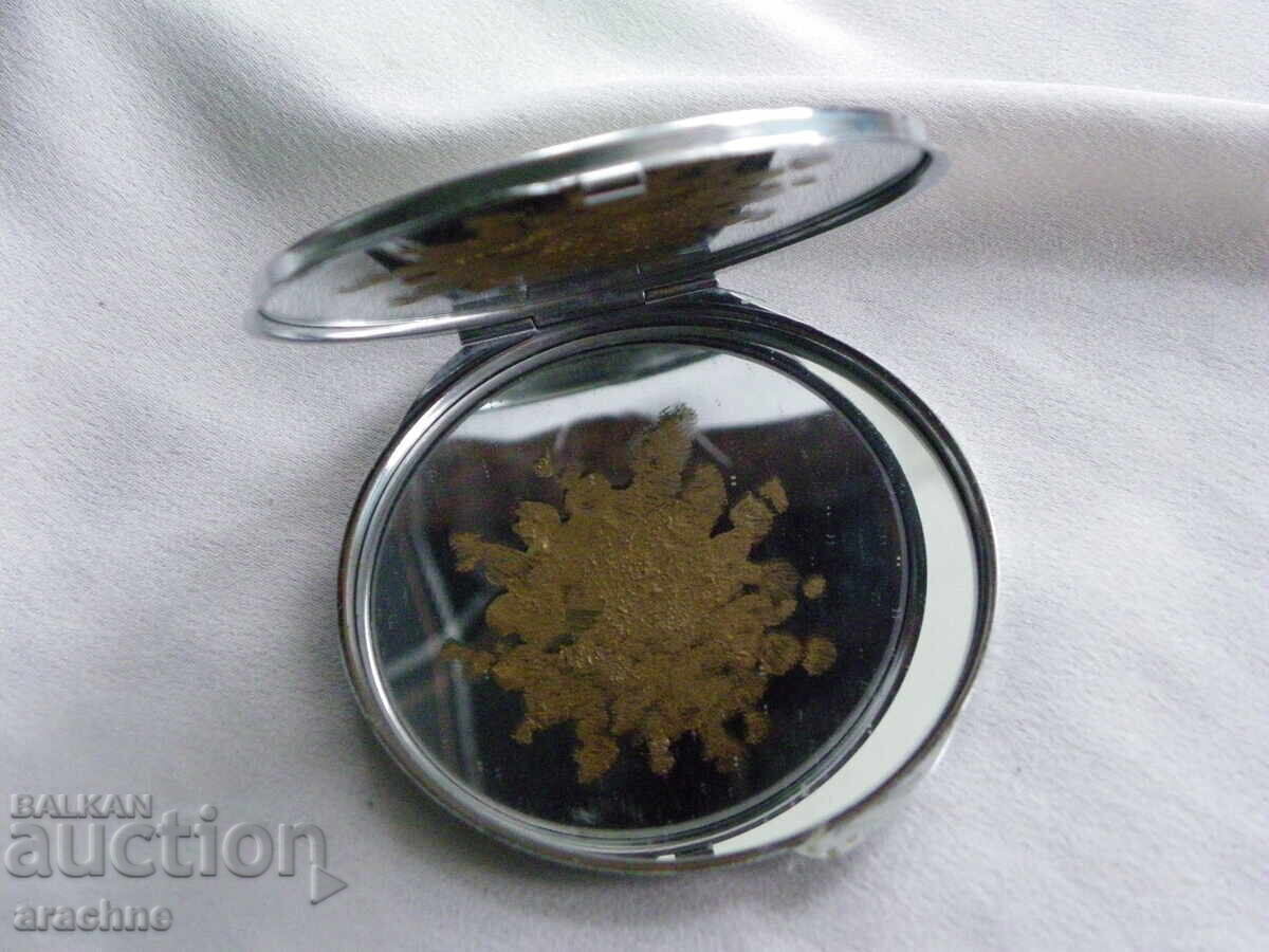 Livrarea Poudriere, Coreea de Sud