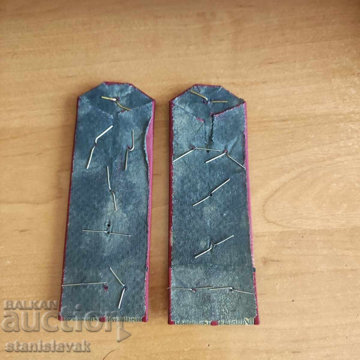 Epaulettes of a captain of tank troops with price 25.00 BGN | € 12.78 Epaulettes of a captain of tank troops with price 25.00 BGN | € 12.78