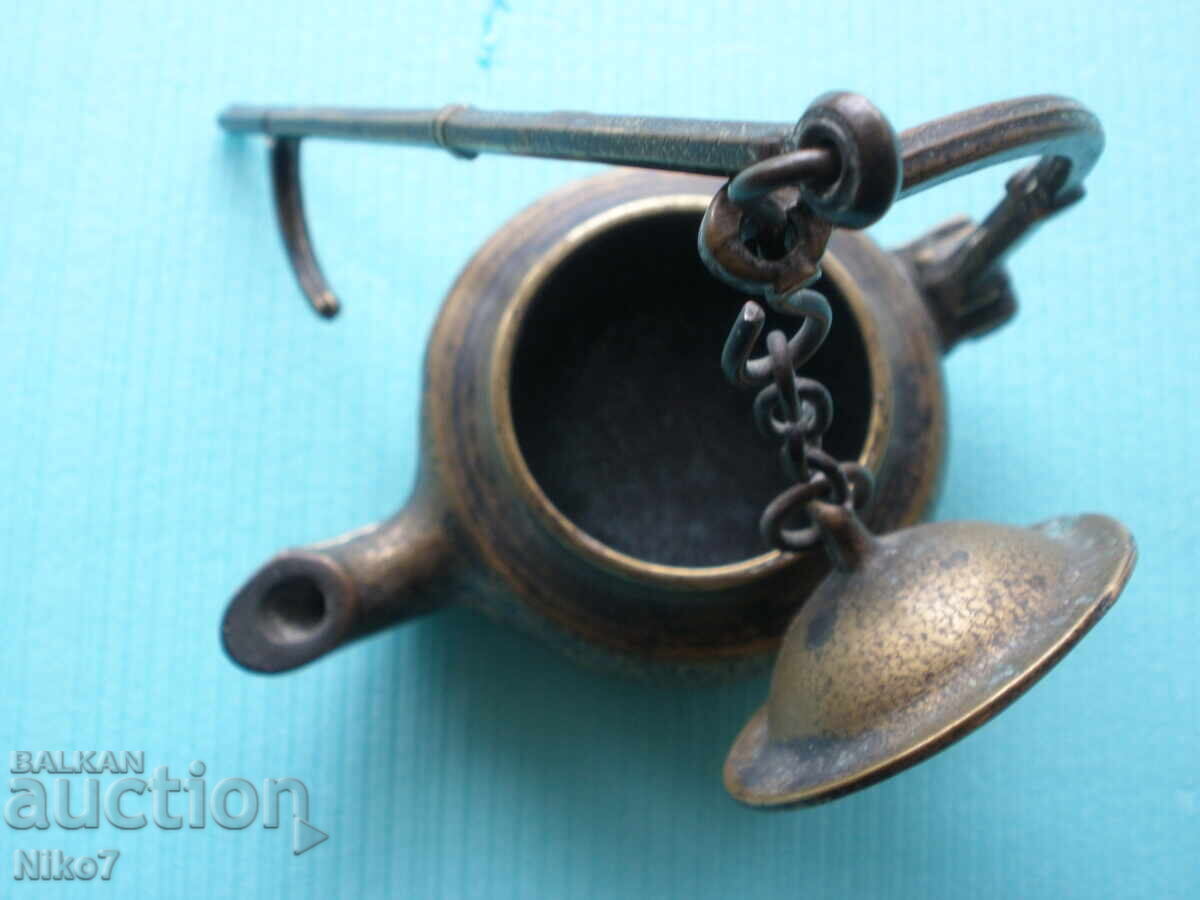 Old, massive, hanging, bronze lamp - antique style. - 6 Old, massive, hanging, bronze lamp - antique style. - 6