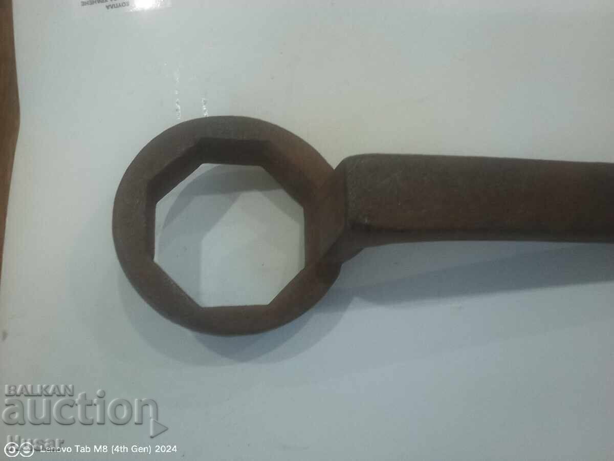 PSV, VSV, cheie de fier guler, mare, germana???/ cu preț € 9.99 | 19.54 BGN