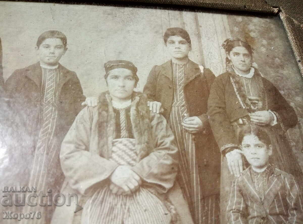 Δημοπρασία ΦΩΤΟΓΡΑΦΙΑ MANOLOV Μαύρο Λευκό ΒΑΣΙΛΙΚΗ ΦΩΤΟΓΡΑΦΙΑ ΠΛΟΥΤΟΥ ΟΙΚΟΓΕΝΕΙΑΣ Δημοπρασία ΦΩΤΟΓΡΑΦΙΑ MANOLOV Μαύρο Λευκό ΒΑΣΙΛΙΚΗ ΦΩΤΟΓΡΑΦΙΑ ΠΛΟΥΤΟΥ ΟΙΚΟΓΕΝΕΙΑΣ