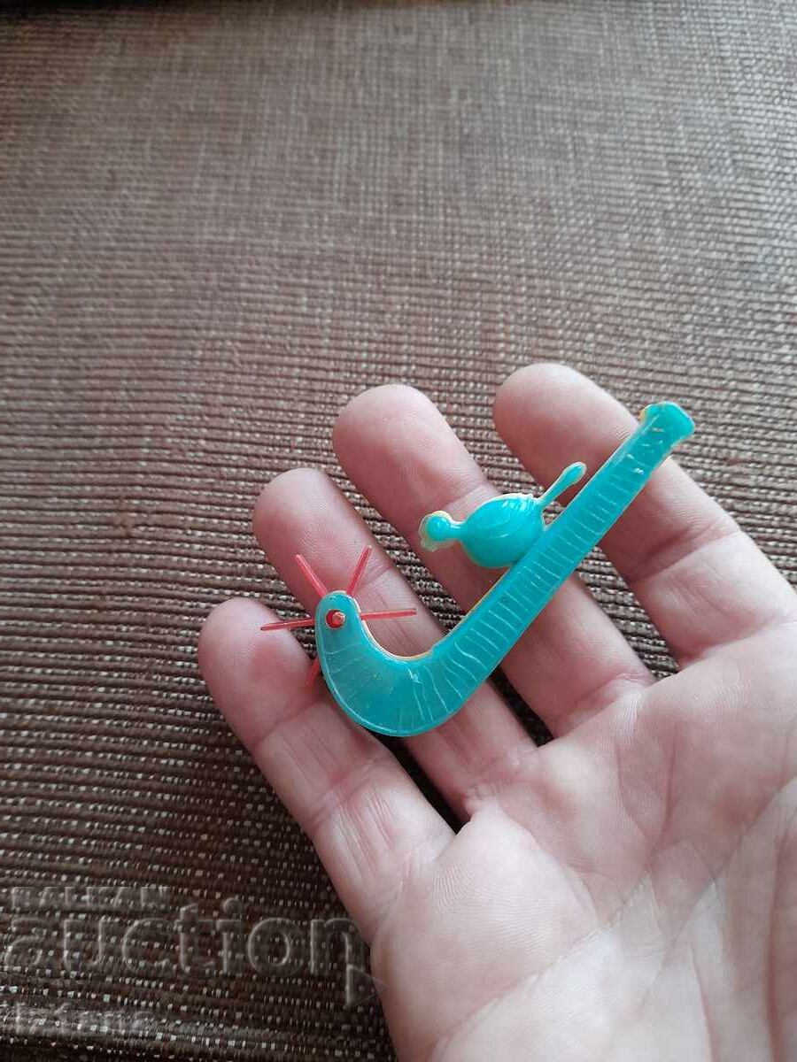 Ένα παλιό παιδικό σφύριγμα με τιμή 14.00 BGN | € 7.16