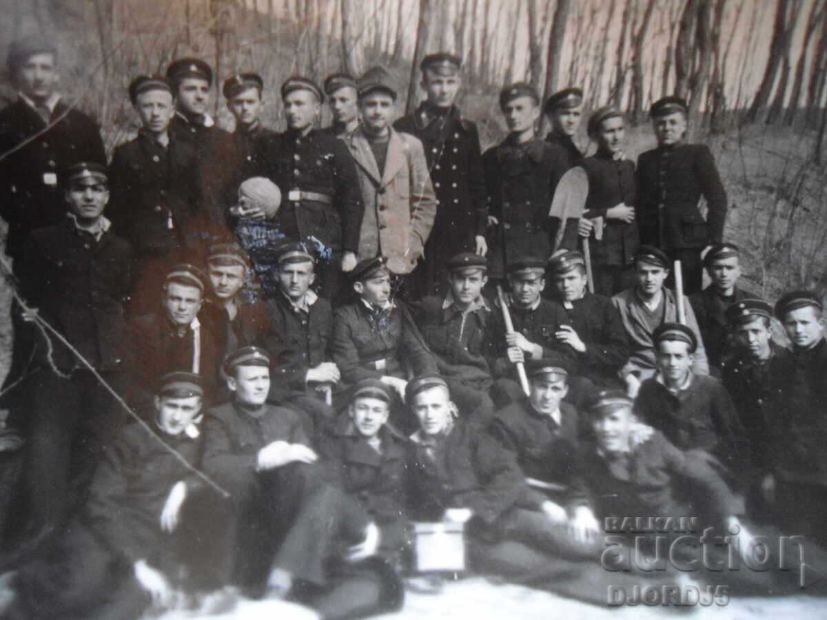 Old photo, 1946. with price 1.00 BGN | € 0.51 Old photo, 1946. with price 1.00 BGN | € 0.51