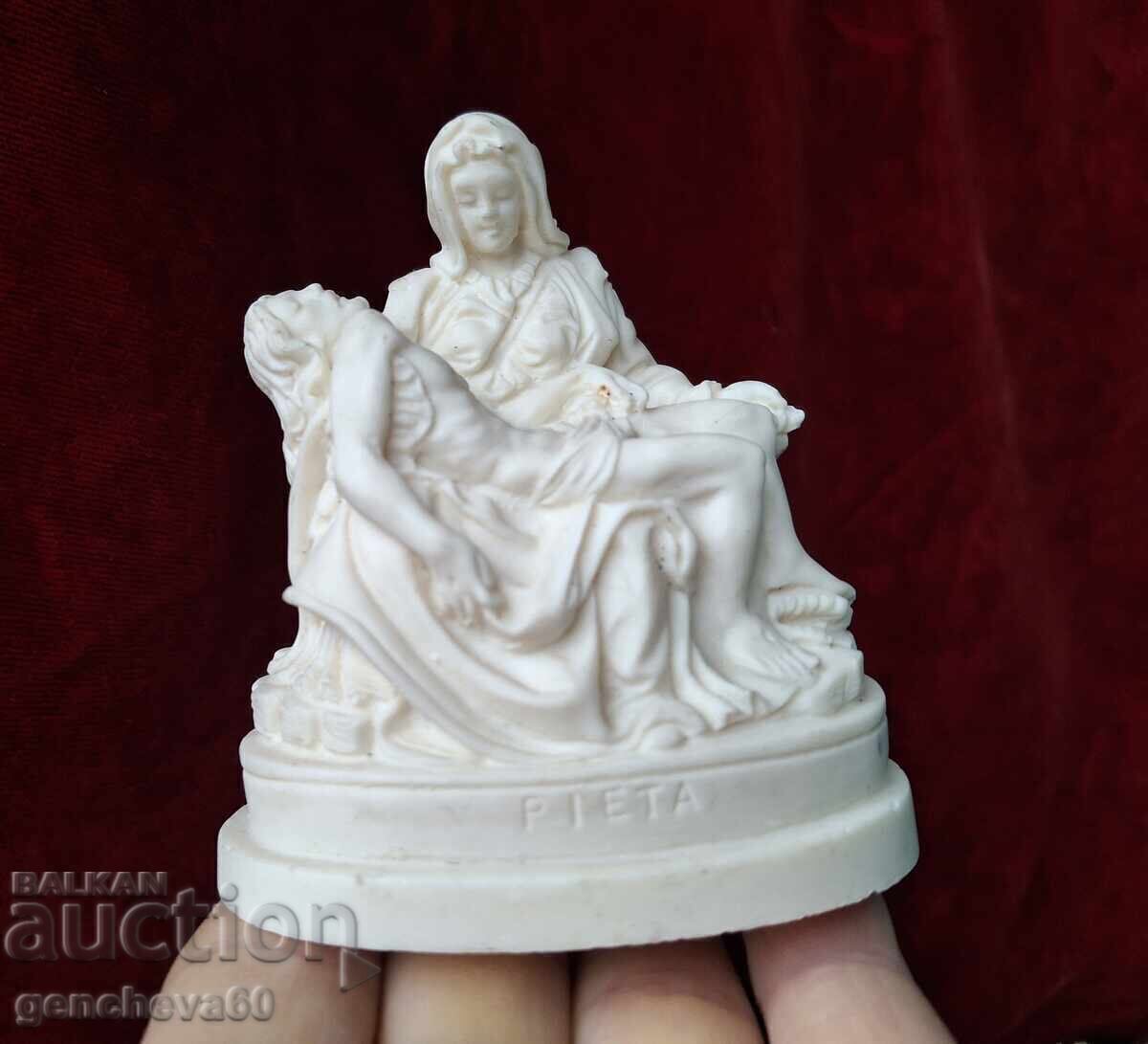 O replică mică a statuii Pieței - 6