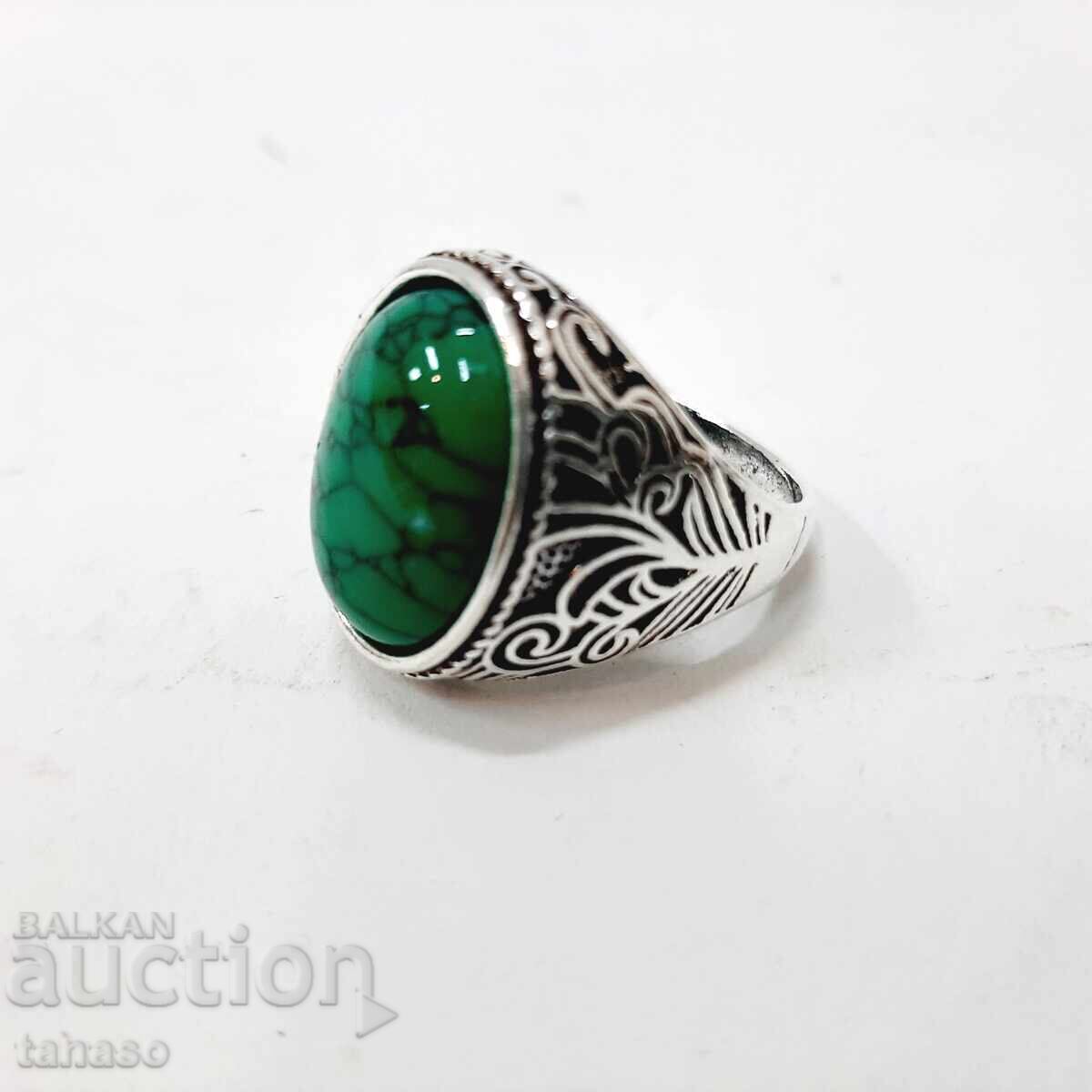 Ring with green turquoise