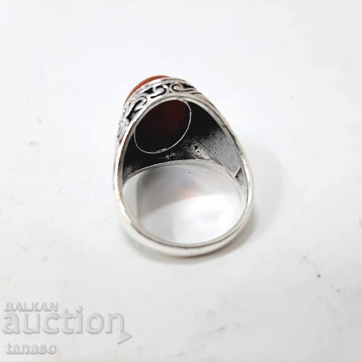 Licitație Inel cu jasp roșu Licitație Inel cu jasp roșu