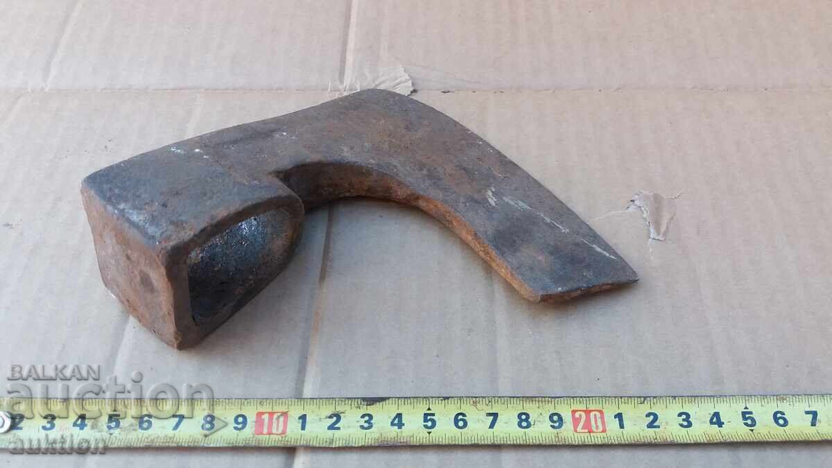 Auction OLD MASSIVE AXE SOC. Auction OLD MASSIVE AXE SOC.