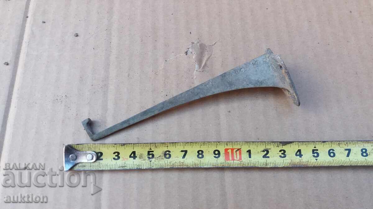 Auction OLD BRONZE HANGER Auction OLD BRONZE HANGER